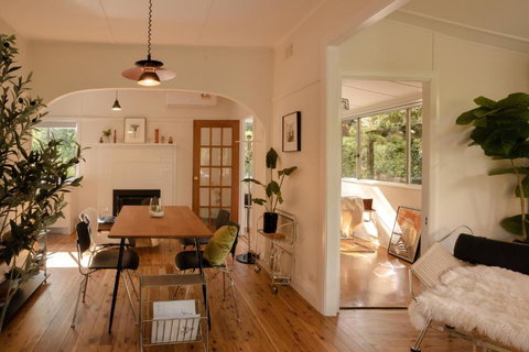 Romantic Garden Cottage With Home Cinema - SA Accommodation 1