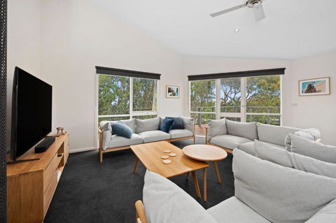 Roadknight Ocean Road View 236 - SA Accommodation 1