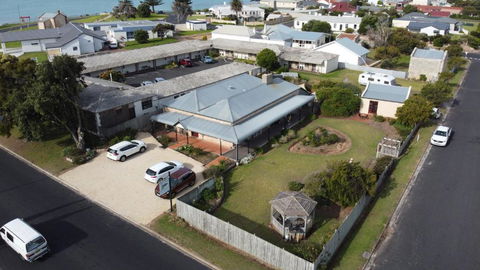 Robe House Heritage Accommodation - SA Accommodation 3