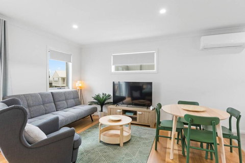 Rockpool Escape - A Coastal Refresh Near The Marina - SA Accommodation 1