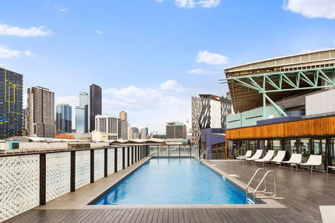 Rooftop Pool 2BR Apt At Marvel Stadium With Free Parking - SA Accommodation 3