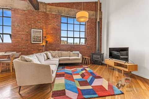 Rooftop Warehouse In Fitzroy - SA Accommodation 3