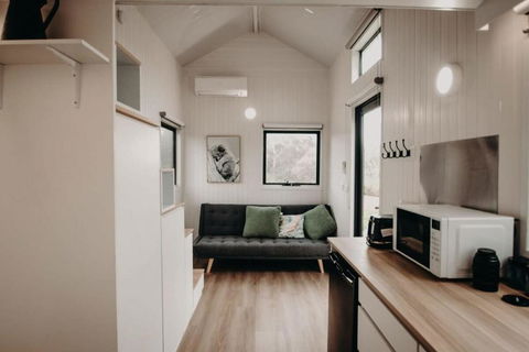 Rosewood Mac By Tiny Away - SA Accommodation 1
