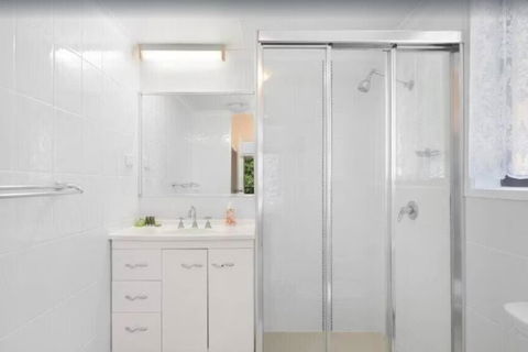 Salerno - Hosted By Burleigh Letting - SA Accommodation 3