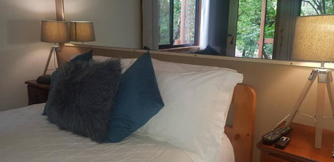 Samurai Beach Bungalows - Port Stephens YHA - SA Accommodation 2