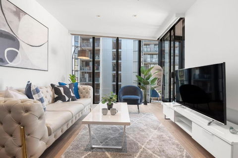 Rooftop Pool Stunning Apt At Marvel Stadium With Free Parking - SA Accommodation 1