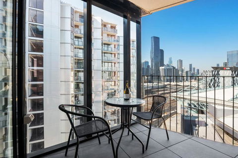 Rooftop Pool Stunning Apt At Marvel Stadium With Free Parking - SA Accommodation 3