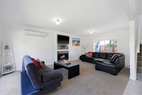 Sandy Beach House Cowes - SA Accommodation 2