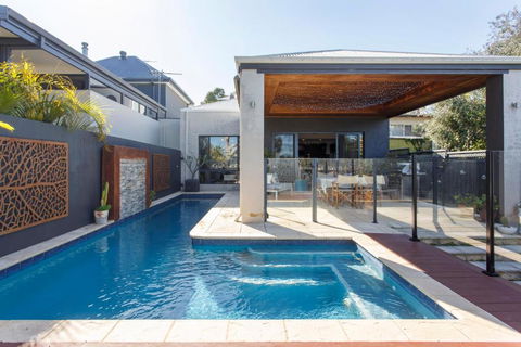Stella Retreat - Townhouse With Pool - SA Accommodation 0