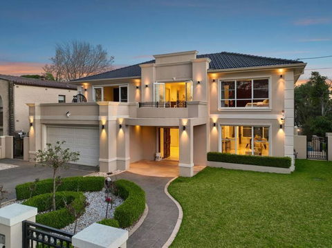 Sydney Strathfield 4 Bed Luxury House With Pool - SA Accommodation 3