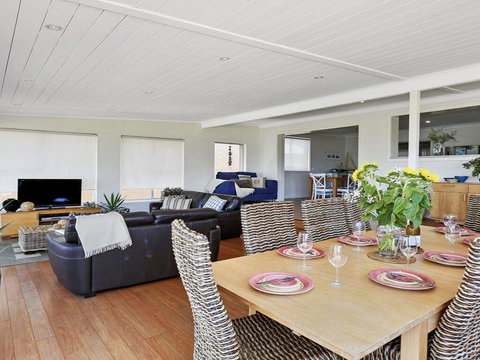 Beachview - Walking Track Straight Down To The Beach - SA Accommodation 2