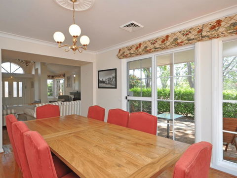 Beggars Bridge Vineyard Homestead W/ Pool + Wifi + Tennis + Vineyard - SA Accommodation 1