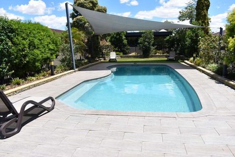 Best Western Plus All Settlers Motor Inn - SA Accommodation 3