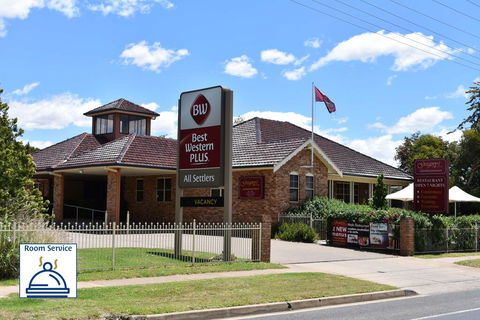 Best Western Plus All Settlers Motor Inn - SA Accommodation 0
