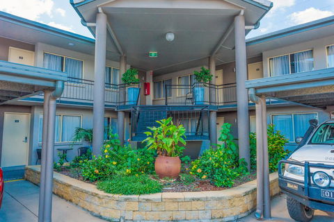 Best Western Plus The Stirling Rockhampton - SA Accommodation 3