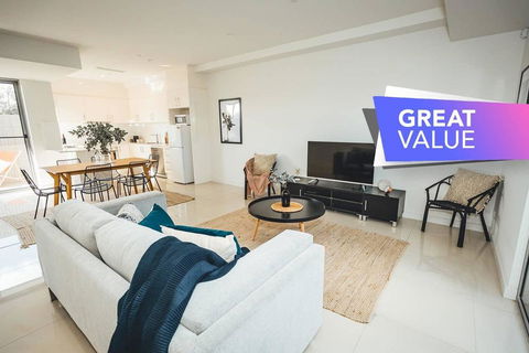 Blue Gum On First Ave - CBD Fringe, WiFi, Netflix - SA Accommodation 0