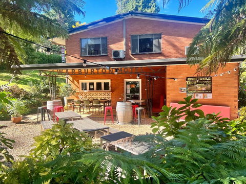 WARBURTON MOTEL - Where Mid-century Style Meets The Mountains - SA Accommodation 0