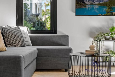 WOW Apartment On Queensberry - SA Accommodation 1