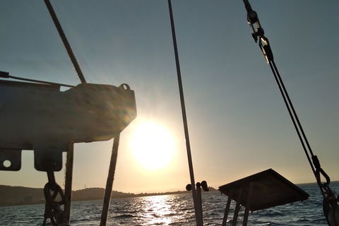 Townsville Small Group Early Morning Sailing Cruise Boat Tour Charter Hire - SA Accommodation 5
