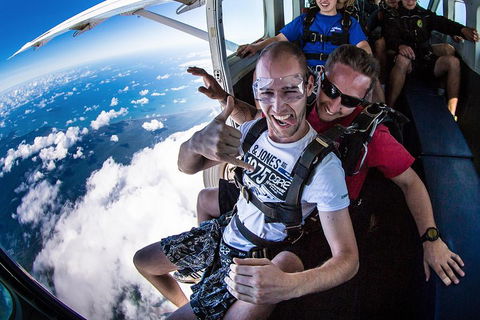 Reef And Rainforest Tandem Sky Dive In Cairns - SA Accommodation 2