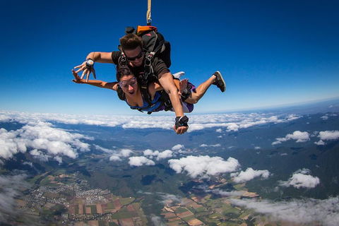 Reef And Rainforest Tandem Sky Dive In Cairns - SA Accommodation 3