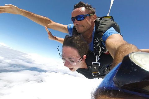 Reef And Rainforest Tandem Sky Dive In Cairns - SA Accommodation 4