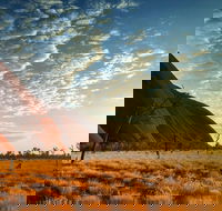 Highlights of Uluru Including Sunrise and Breakfast - SA Accommodation