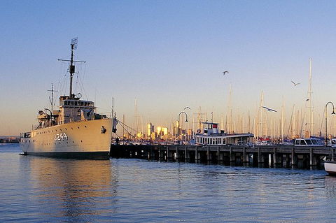 Melbourne City And Williamstown Ferry Cruise - SA Accommodation 4